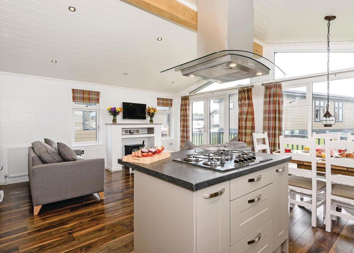 Thanet Well Lodges Ivegill Екстериор снимка